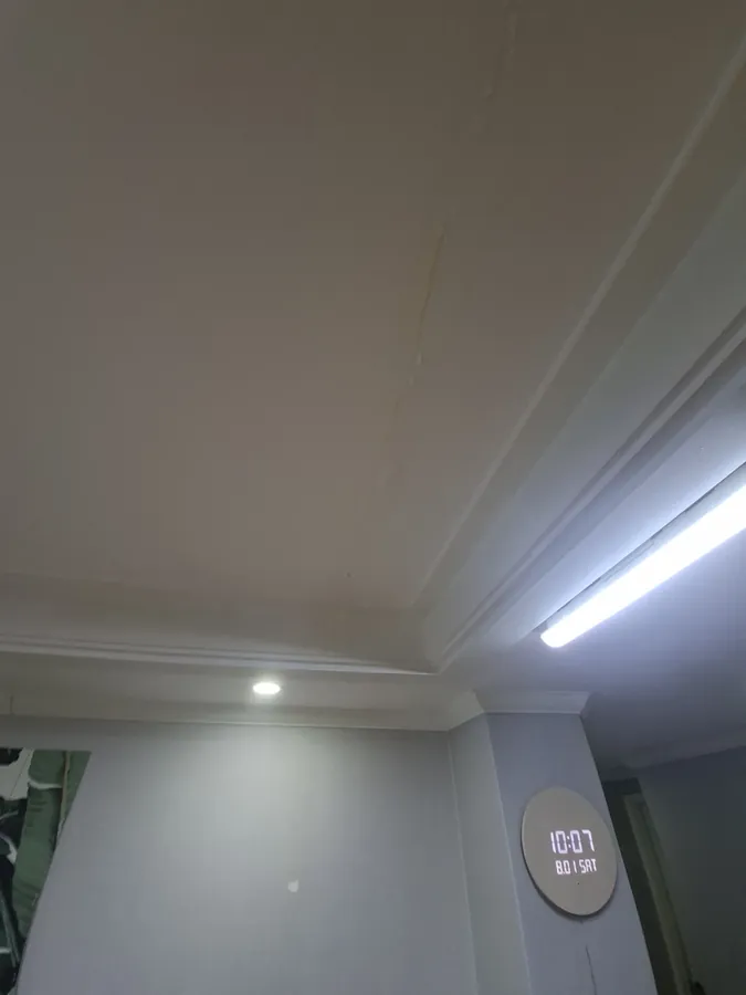 수도권 목공작업 천장 몰딩 마감 완료 확인